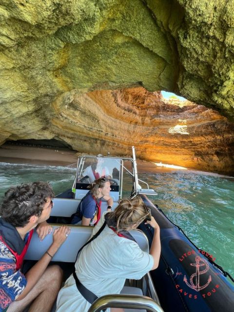 Portimão: Private Boat Trip to Benagil Cave