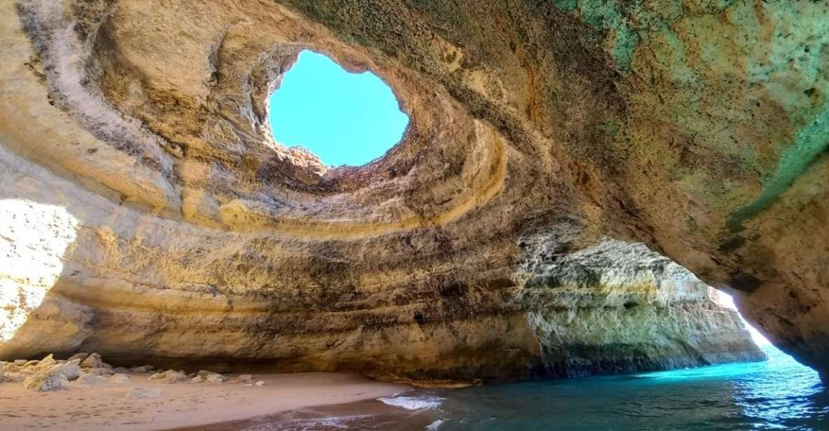 Portimão: Private Boat Trip to Benagil Caves