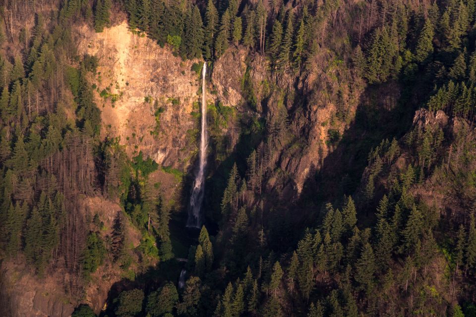 1 portland columbia gorge waterfalls 40 minute scenic flight Portland: Columbia Gorge Waterfalls 40-Minute Scenic Flight