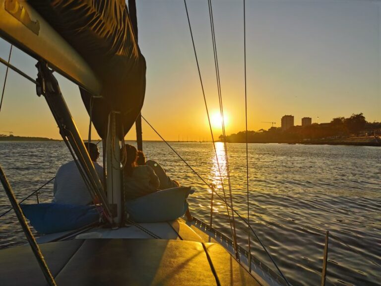 Porto: Daytime or Sunset Sailboat Cruise on the Douro River