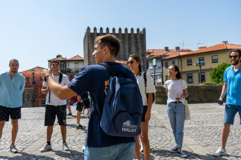 Porto: Old Town and City Highlights Walking Tour