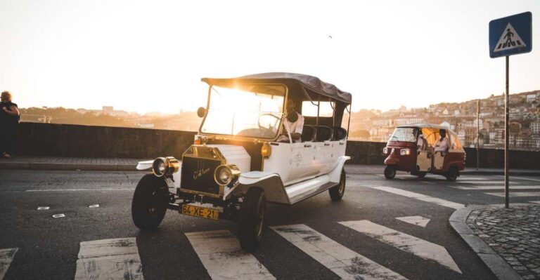 Porto: Porto & Vila Nova De Gaia Private Tour by Vintage Car
