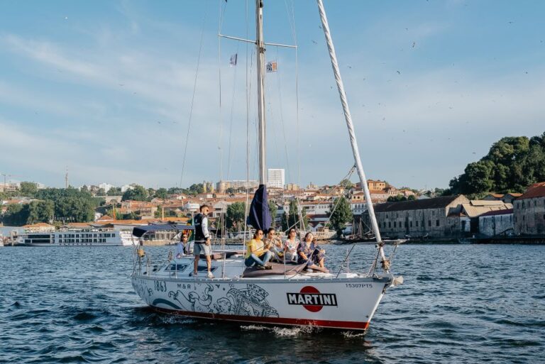 Porto: Romantic Sailboat Cruise