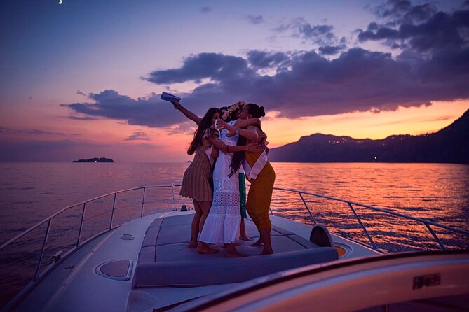 1 positano sunset sail with aperitif and music on board Positano Sunset Sail With Aperitif and Music on Board