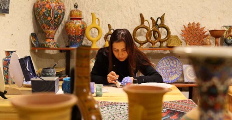 : Pottery Workshop With Hotel Transfer and Gift