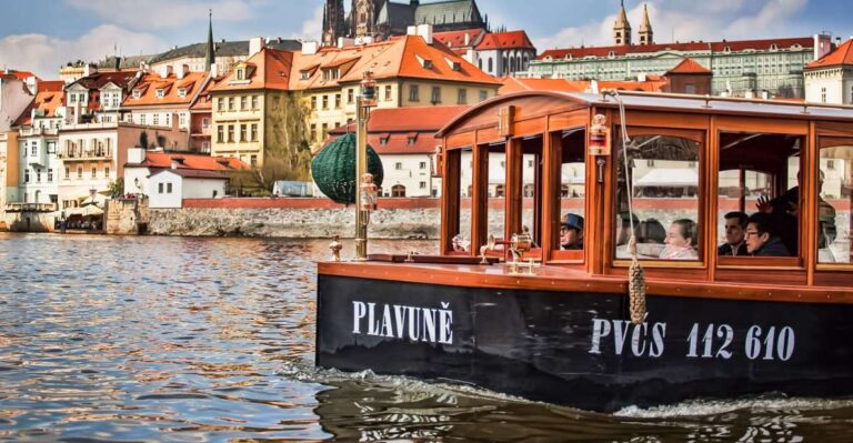 Prague: 45-Minute Historical River Cruise and Refreshments