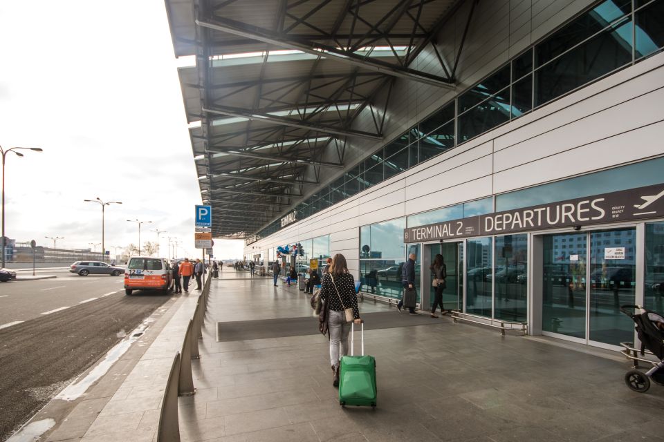 1 prague airport shared shuttle to from vaclav havel airport Prague Airport: Shared Shuttle To/From Václav Havel Airport