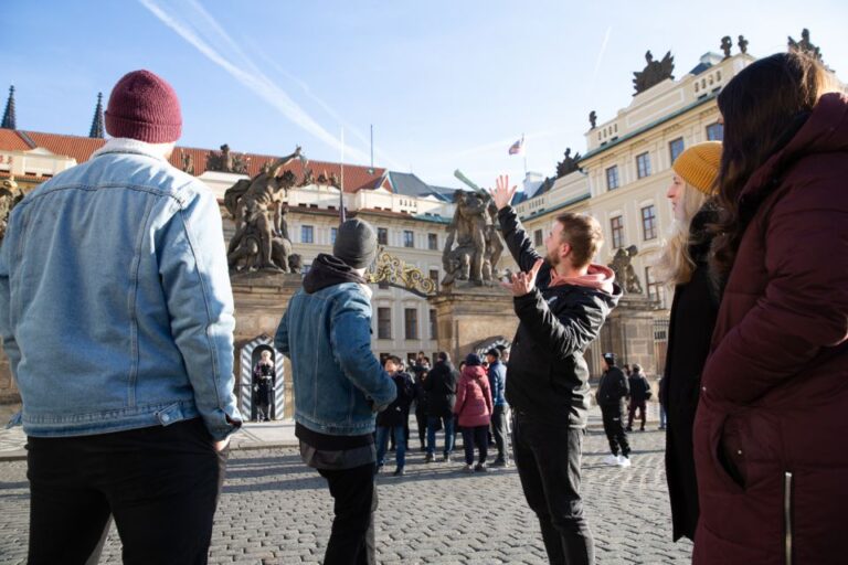 Prague: Castle Grounds & Highlights Walking Tour