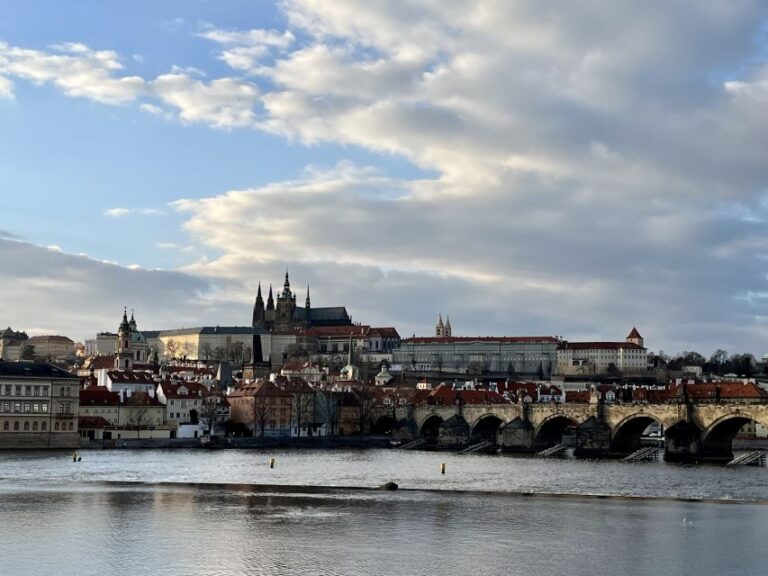 Prague: Grand City Tour by Bus and by Foot