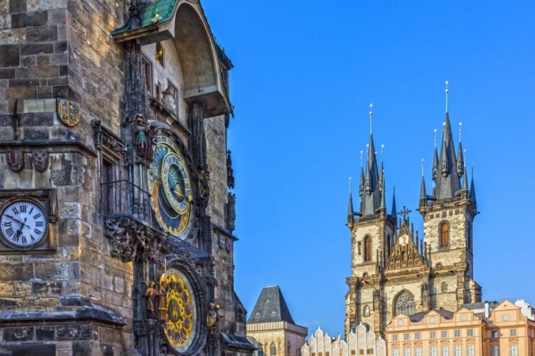 Prague Highlights 3-Hour Bus and Walking Tour