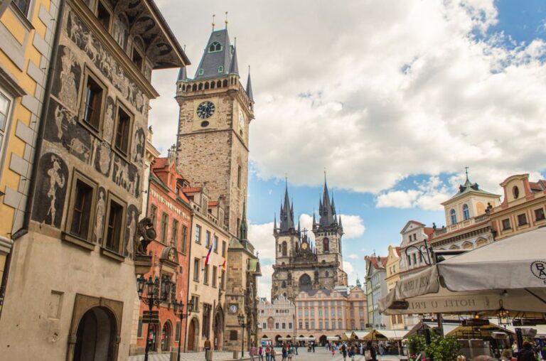 Prague Old Town and Top Attractions Private Tour by Car