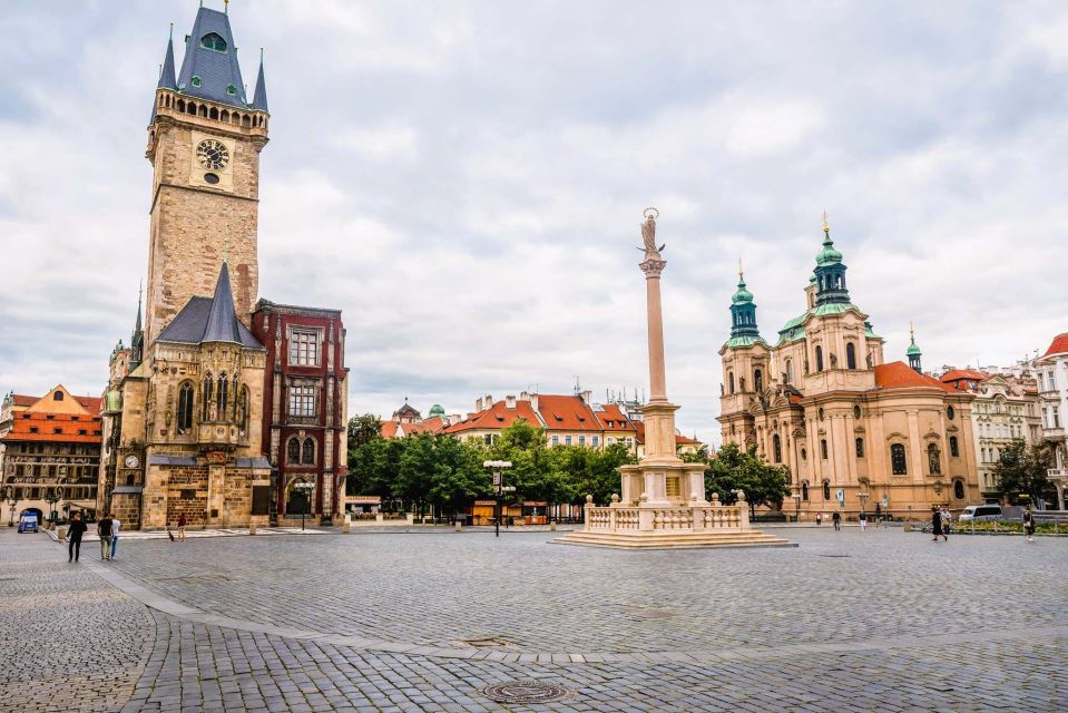 1 prague old town square and astronomical clock audio guide Prague: Old Town Square and Astronomical Clock Audio Guide