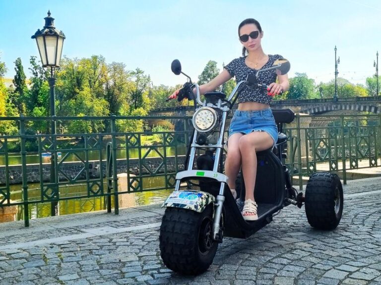 Prague: Private 2-Hour Trike Live Guided Tour