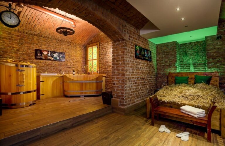 Prague: Private Beer and Wine Spa Experience With Drinks