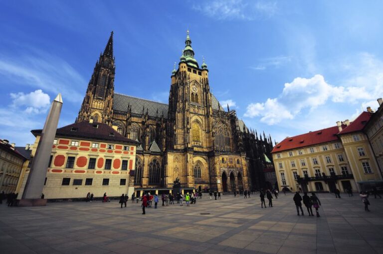 Prague: Private Tour of the Prague Castle Grounds