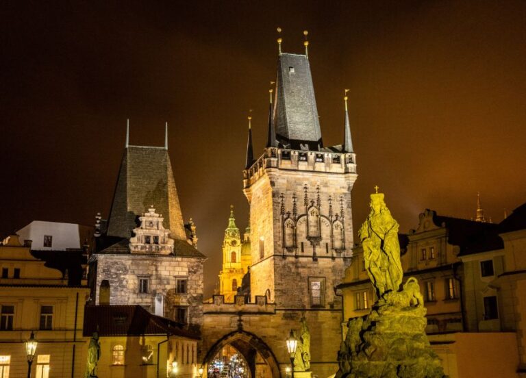 Prague: River Boat Cruise and Guided Tour With Drink