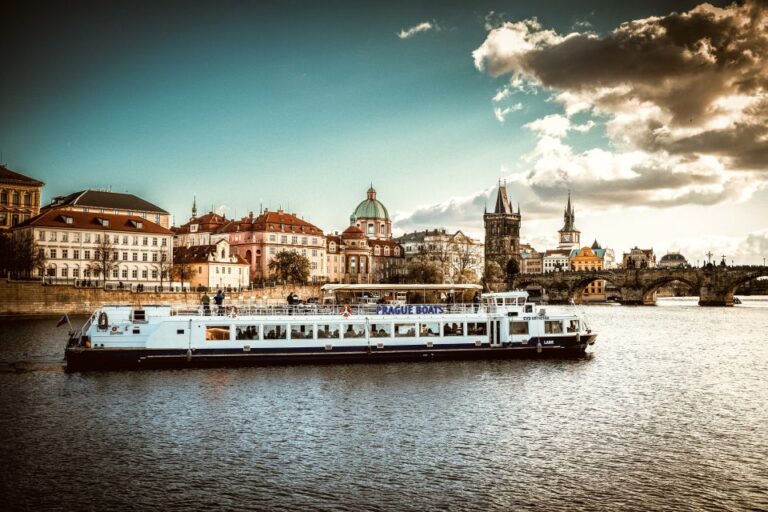 Prague: Vltava River Sightseeing Cruise