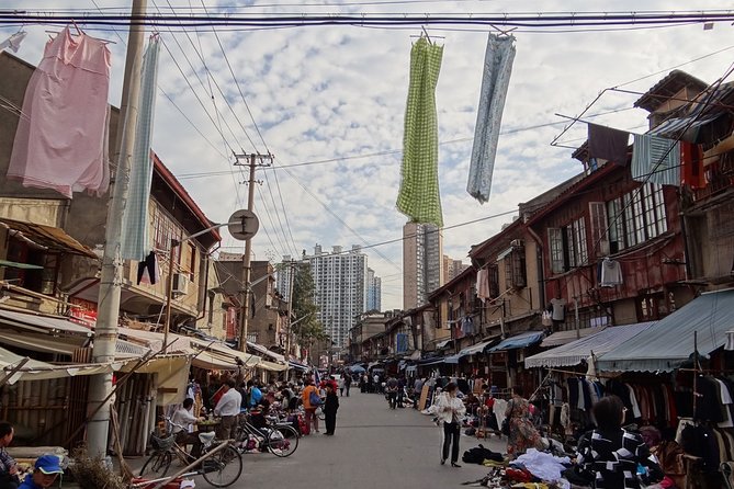 Private 2-Hour Shanghai Lanes and Alleyways Walking Tour