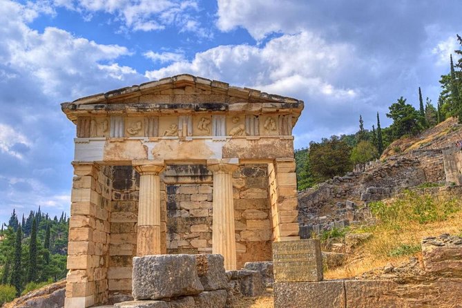 Private 2Days Trip to Delphi, Arachova Hosios Loukas & Thermopylae Tour