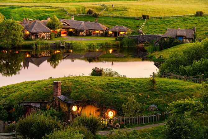 1 private 3 days tour from auckland hobbiton hamilton rotorua waitomo caves Private 3 Days Tour From Auckland: Hobbiton, Hamilton, Rotorua & Waitomo Caves