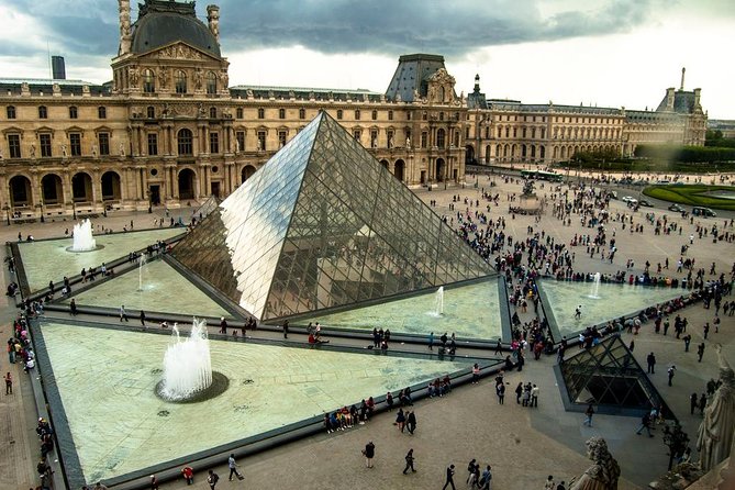 Private 3-Hour Tour in Louvre Museum With Official Tour Guide