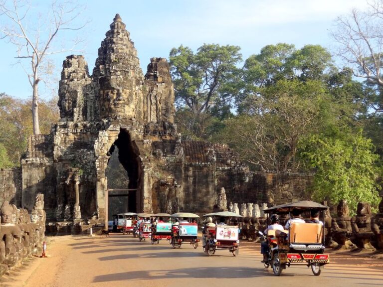 Private Angkor Sunrise Breakfast, Hosting by Expert Guide