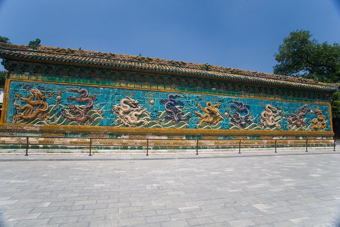 Private Beijing Jingshan Hill, Beihai, and Hutongs With Imperial Lunch/Dinner