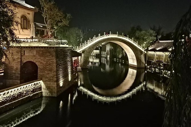 Private Beijing Transfer: Simatai Great Wall and Gubei Water Town by Night