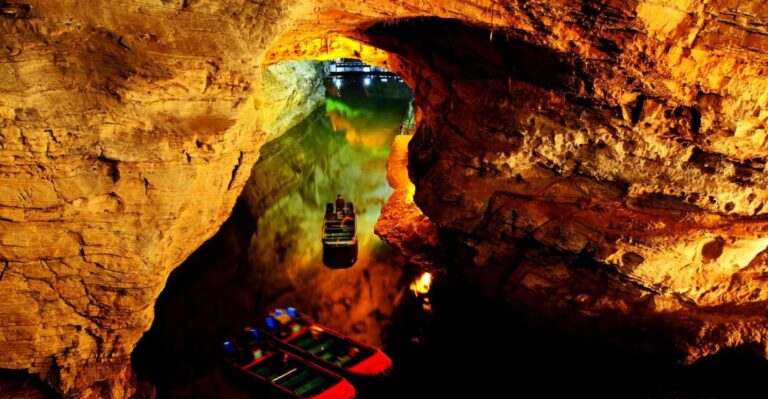 Private Day Tour to Yellow Dragon Cave & BaoFeng Lake