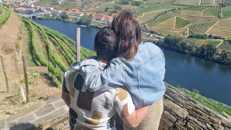 Private Douro Valley Tour:Visits,Tastings,Boat and Lunch 5*