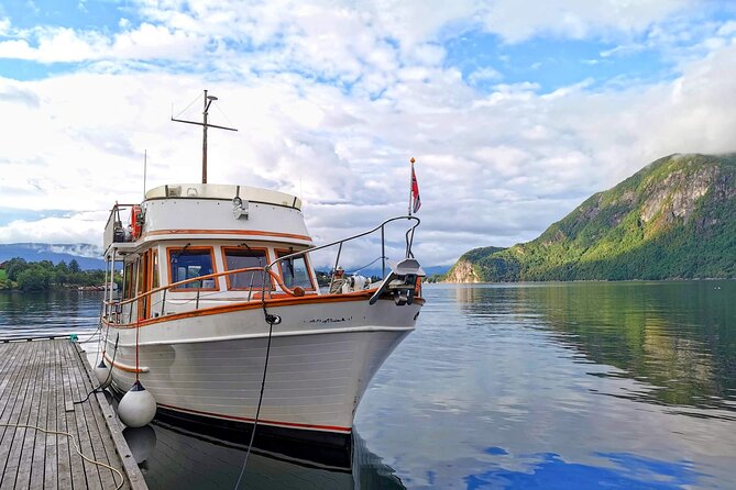 Private Fjordcruise Bergen – Mostraumen by Classic Yacht