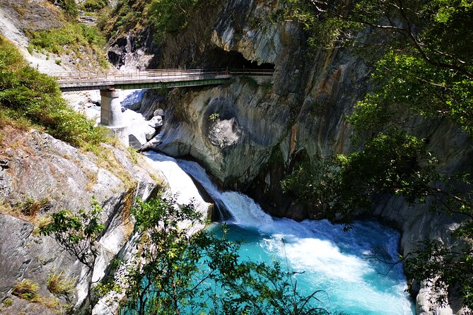 Private Full Day Tour in Taroko Gorge With Pick up