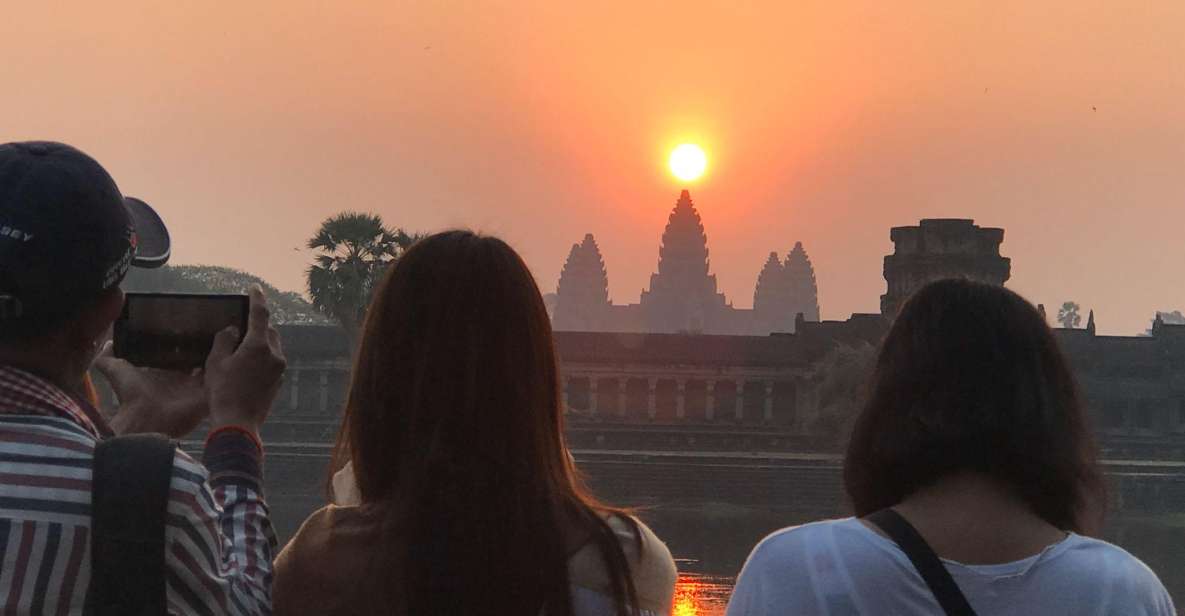 1 private guide 1 day tour to angkor wat Private Guide: 1-Day Tour to Angkor Wat
