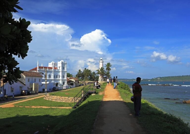 Private Guided Cycling Tour to Galle Fort