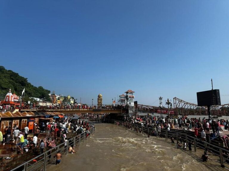 Private Guided Day Tour From Delhi to Haridwar and Rishikesh