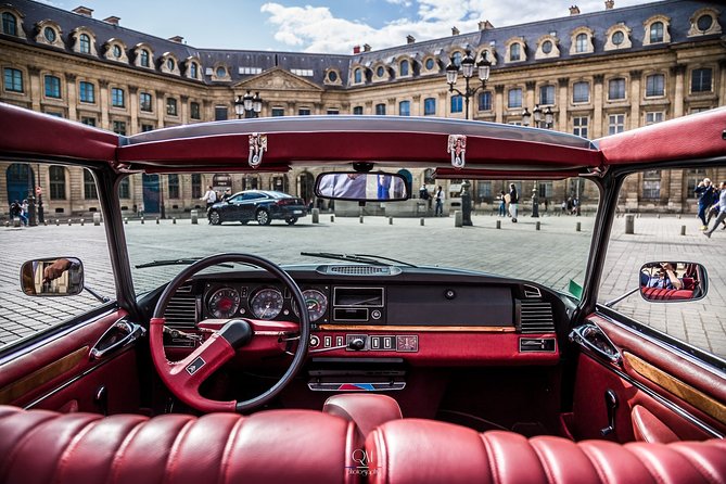 Private Guided Tour of Bordeaux in a Luxurious Citroen DS – 1 Hour