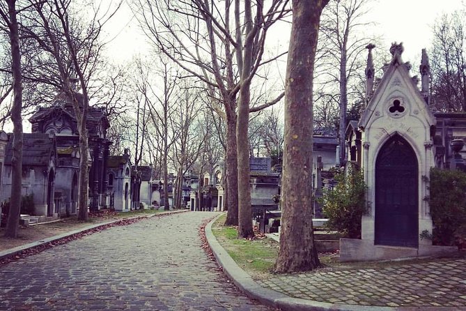 Private Guided Tour to Père Lachaise Cemetery in Paris