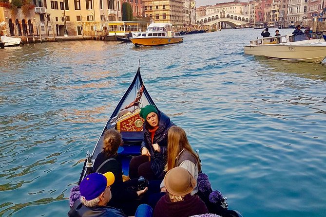 Private Guided Tour: Venice Gondola Ride Including the Grand Canal