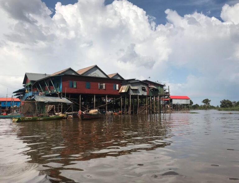Private Half Day Floating Village Tour