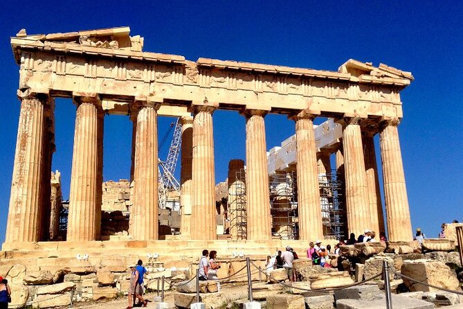 Private Local Tour of the Acropolis Hill and the New Acropolis Museum