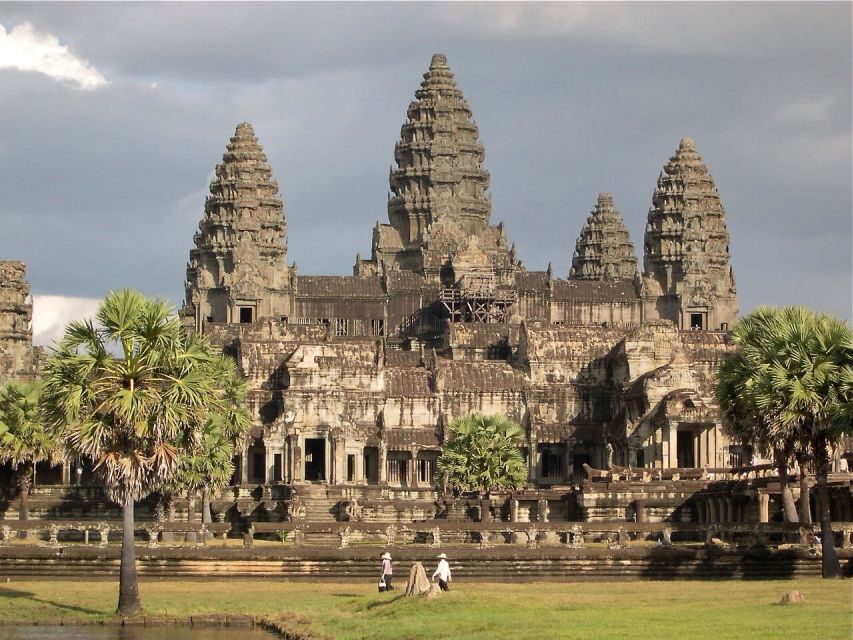 1 private luxury angkor wat sunrise siem reap city tour Private Luxury Angkor Wat Sunrise & Siem Reap City Tour