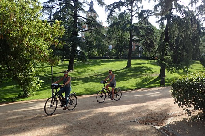 Private Madrid City Tour Bike or E-Bike Exclusive Guided Tour