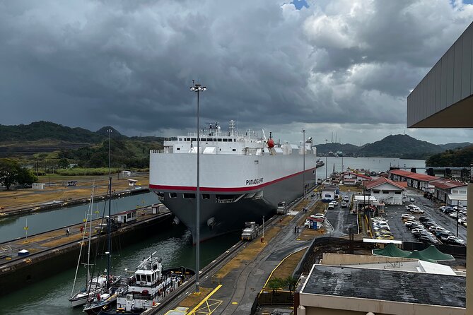 Private or Small Group Tour of the City and Panama Canal