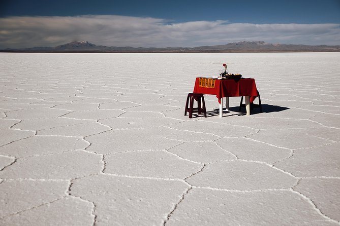 Private Salt Flat Full-Day Tour Including the Cemetery of Trains and Lunch From Uyuni