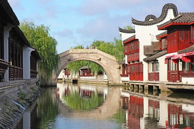 Private Shanghai Layover Tour to Zhaojialou Water Town With Lunch or Dinner