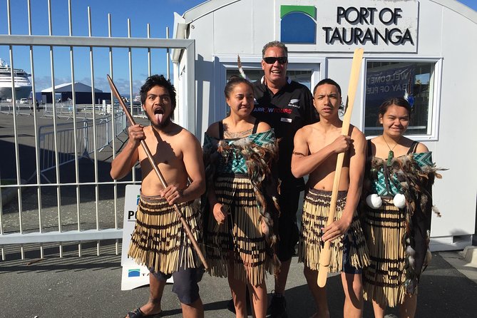 Private Shore Excursion Rotorua/ Tauranga Maori Culture, Geyser & Concert
