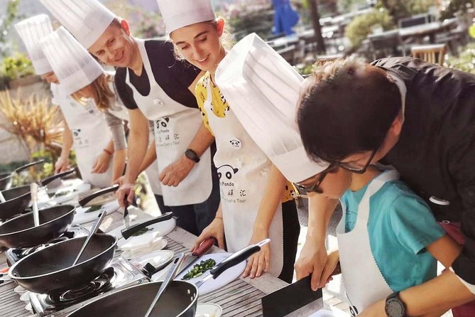 Private Sichuan Cooking Class Including Local Wet Market Visit