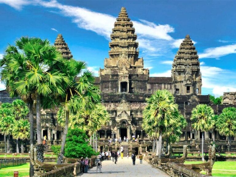 Private Siem Reap 2 Day Tour Angkor Wat and Floating Village