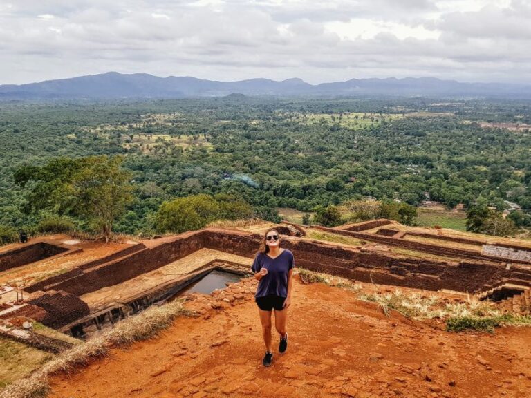 Private Sigiriya and Dambulla Day Tour From Colombo