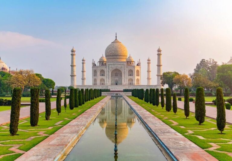 Private Sunrise Taj Mahal Day Trip From Delhi by Car